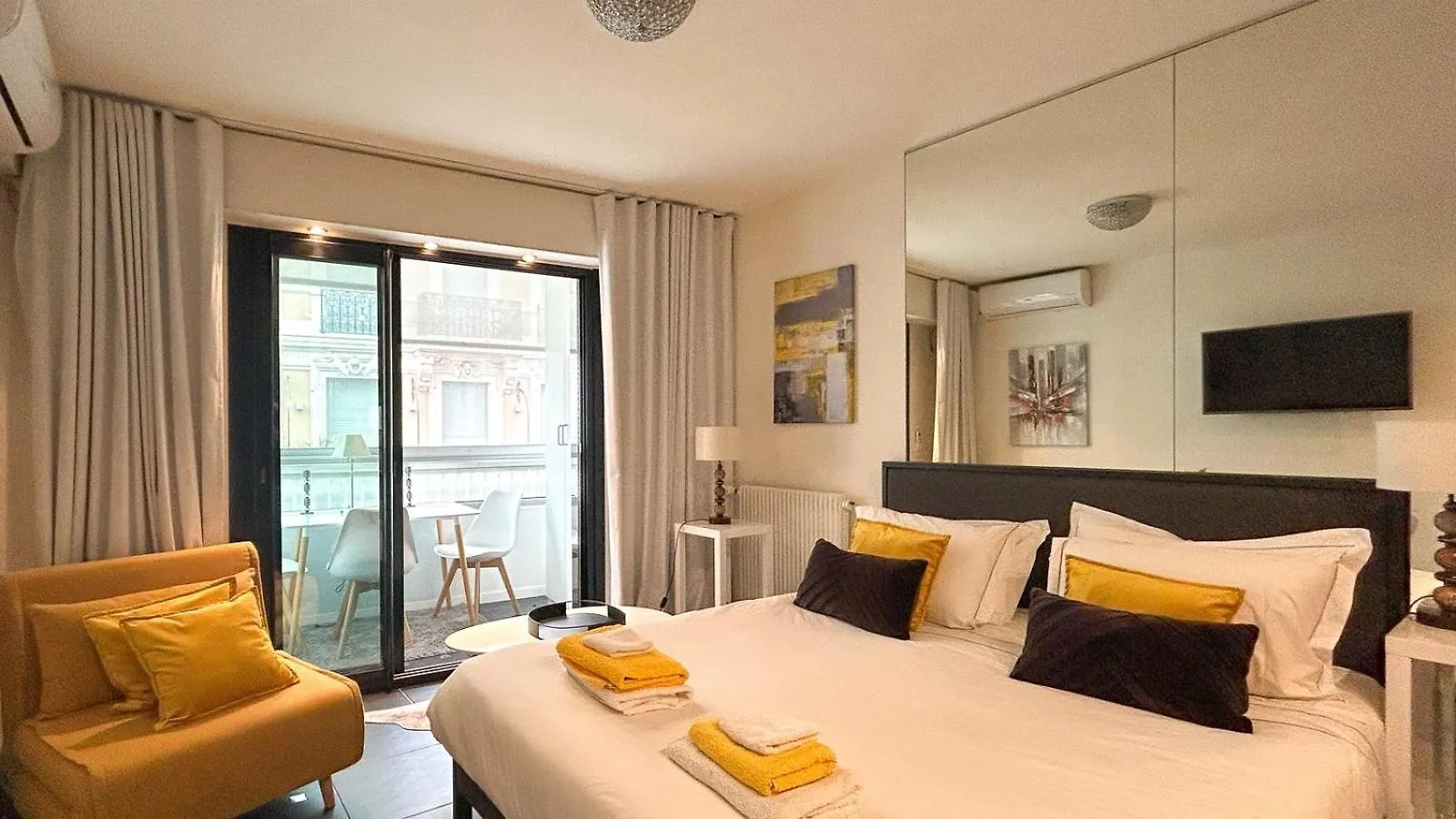 Studio Victoria 200 M Carlton Hotel & Croisette Cannes 0*,  France